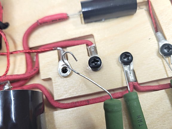Speaker crossover network wiring detail