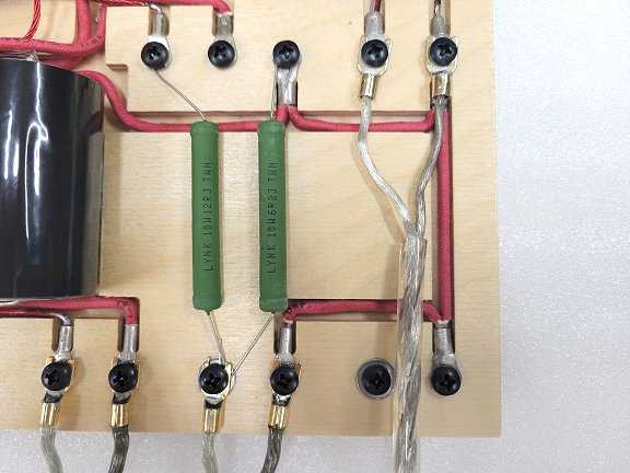 Speaker crossover network wiring detail